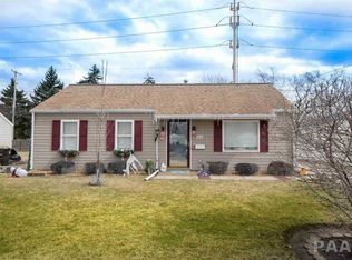 3022 N Wilson Dr, Peoria, IL 61604