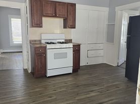 497 Maple St, Manchester, NH