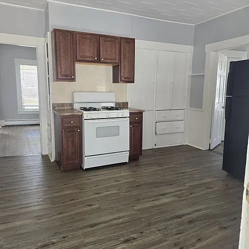 497 Maple St #1/2 Photo 1