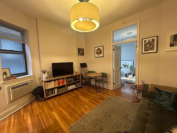 2nd image of 654 Amsterdam Ave #3F