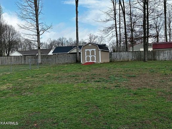 4th image of 221 Summerwind Dr