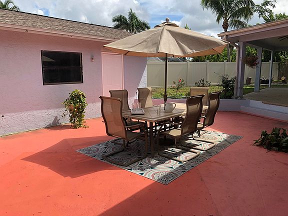 5th image of 2040 Sheffield Ave