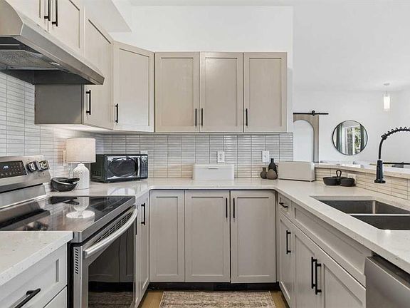 4th image of 281 E Cougar Ridge Dr SW #306