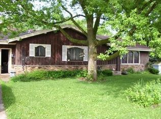 7658 S Mission Ct, Franklin, WI 53132