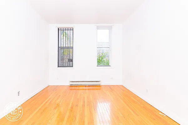 Rented by MySpaceNYC | media 28