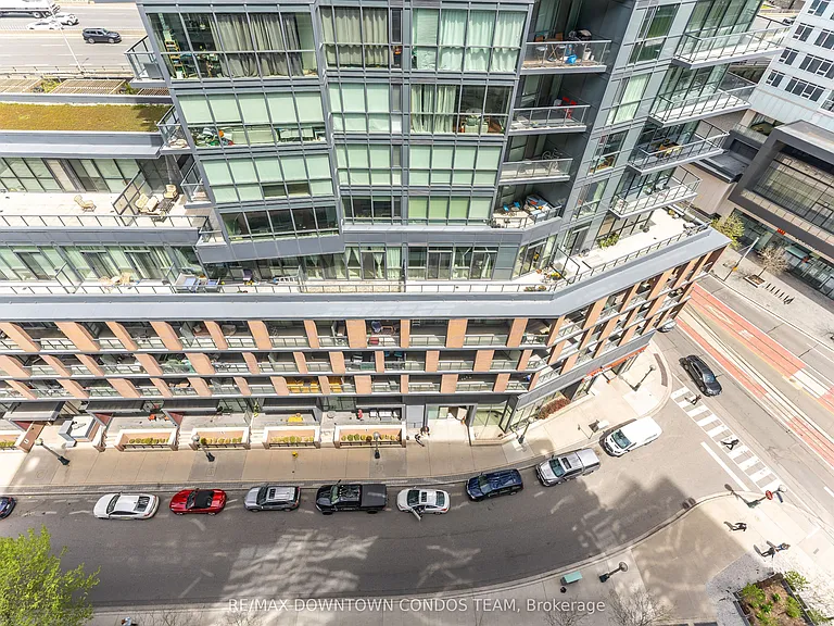 15 Bruyeres Mews #1311 — Photo 31