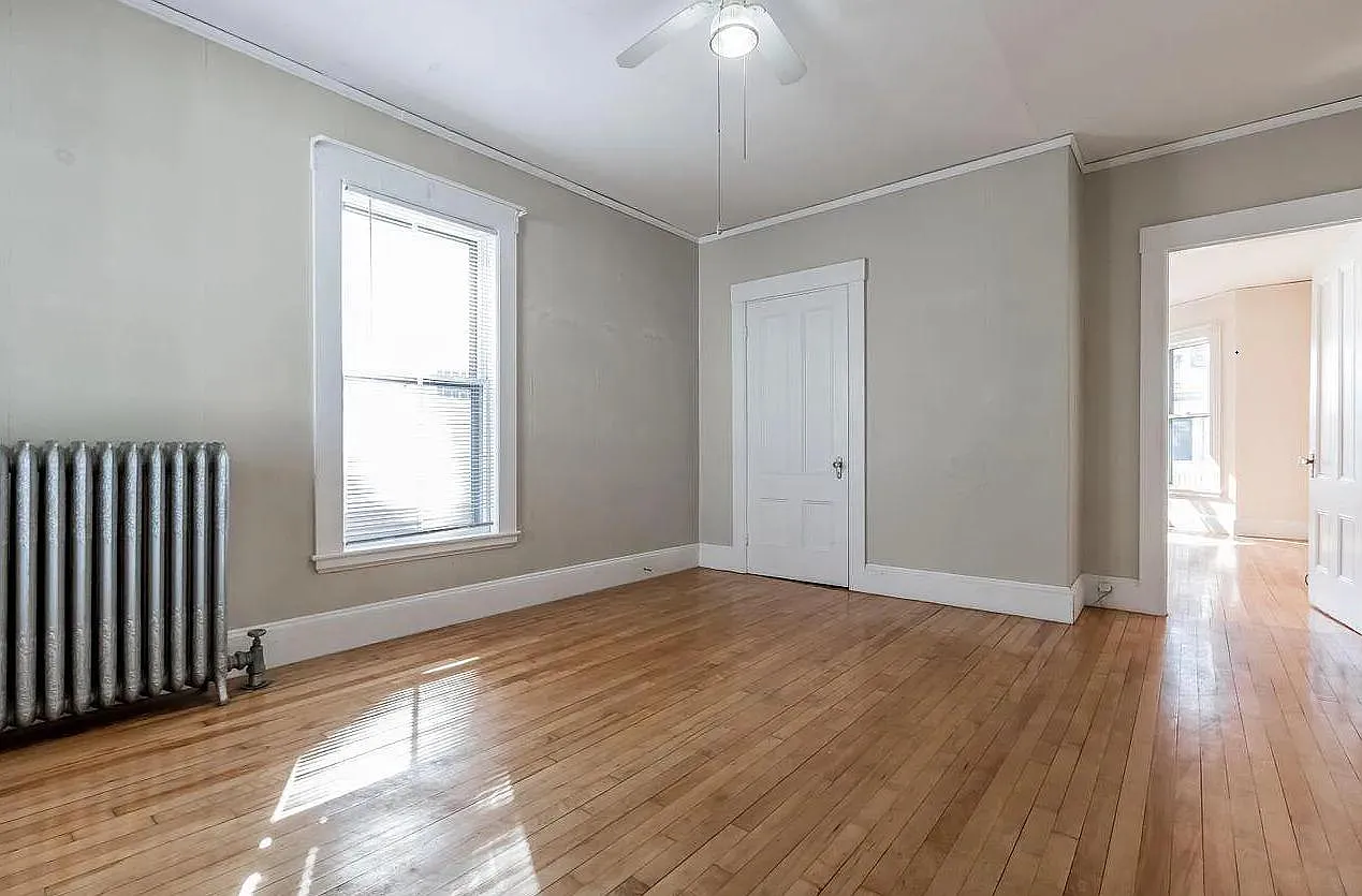 24 Lamb St — Photo 2
