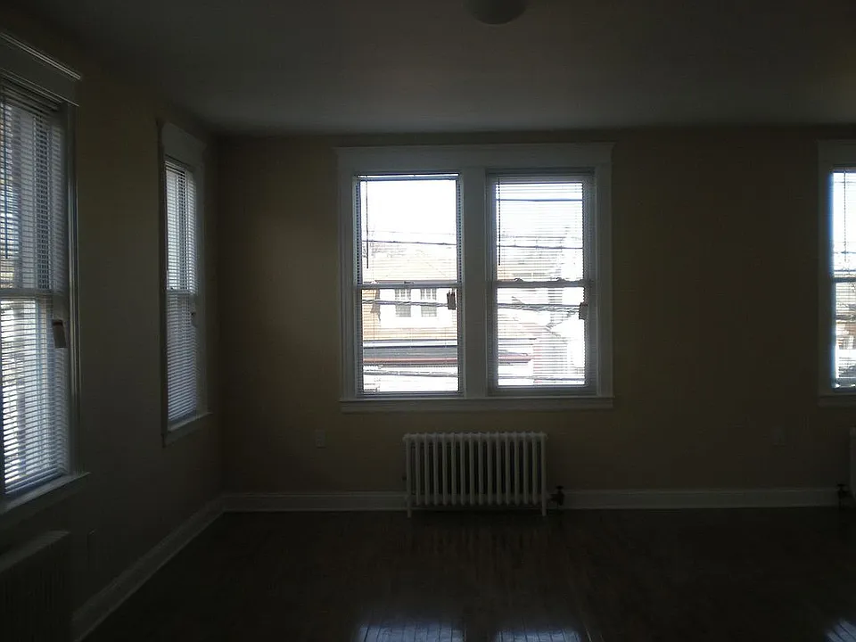 Building Photo 5