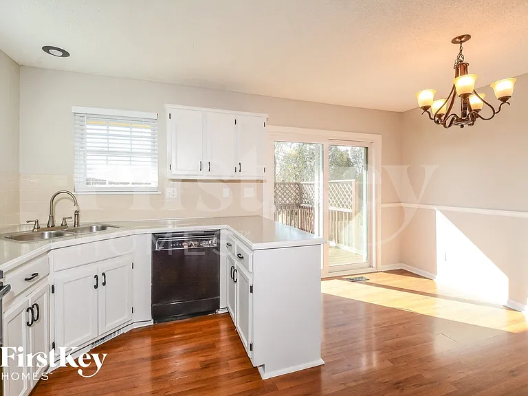 8513 NE 110th St — Photo 7