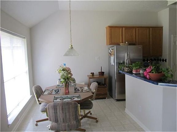 5th image of 203 Briarglen Dr