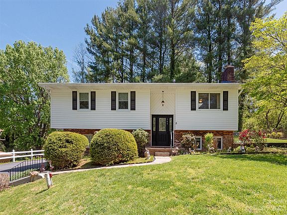 3rd image of 309 Wayside Ln
