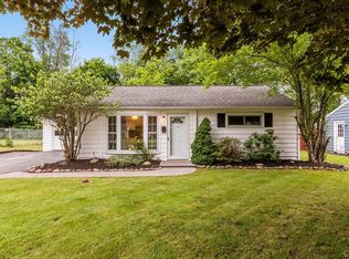 19 Lincoln Rd, North Syracuse, NY 13212