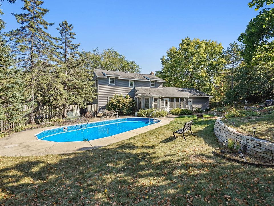 1st image of 1150 Park Ct