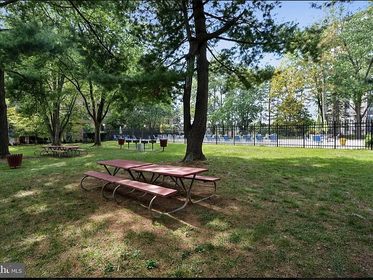 7420 Lakeview Dr #207 — Photo 34