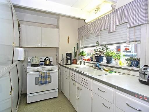 2nd image of 1825 W Granville Ave APT 1A
