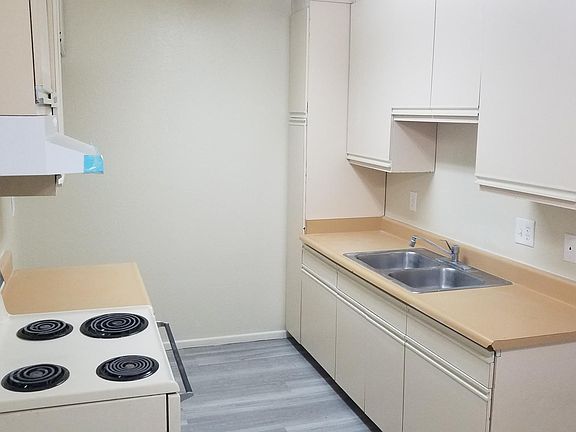 3rd image of 3242 W Orange Ave #5