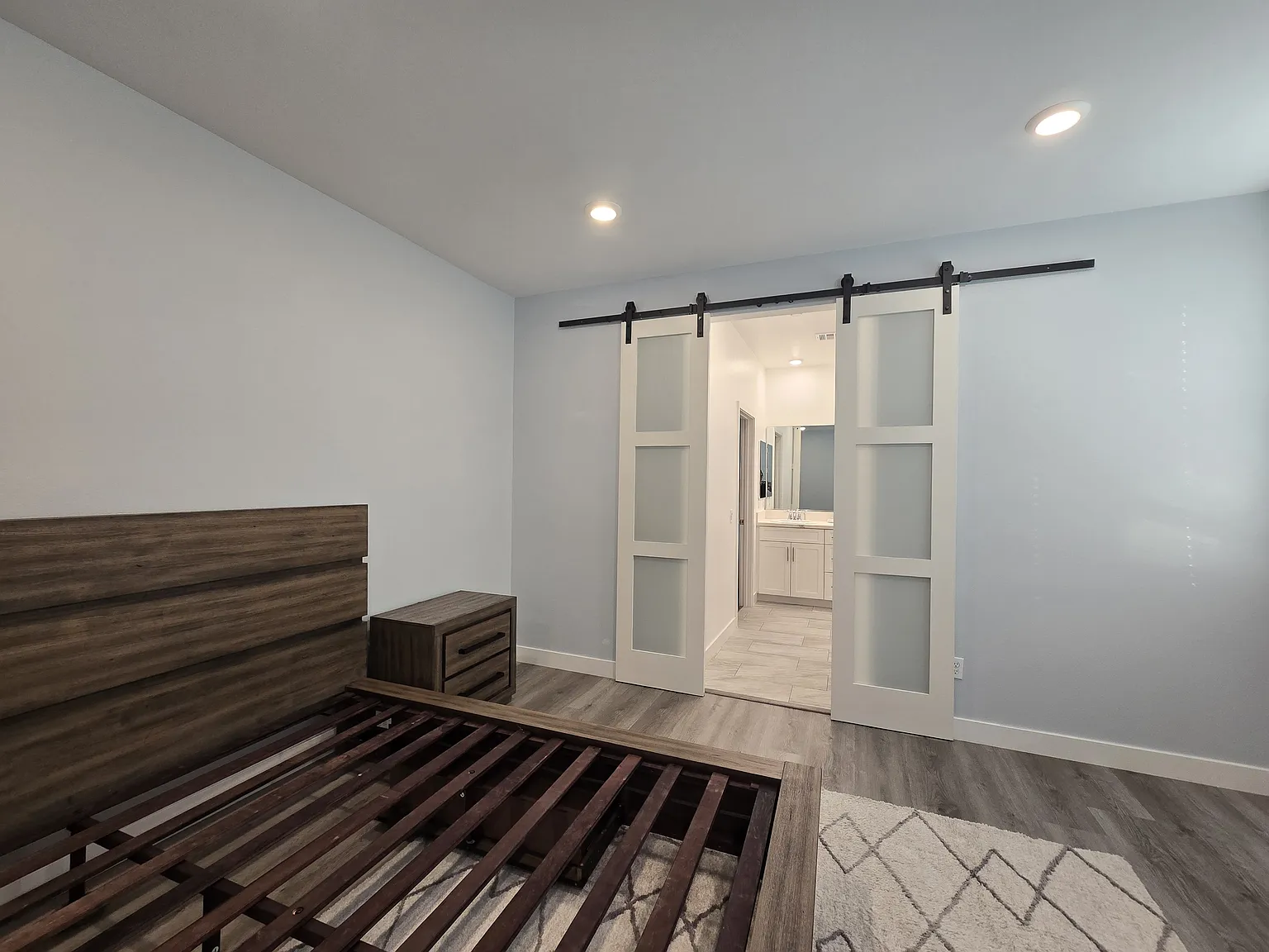 4 bed, 2.5 bath, 1836 sqft, $4,200 — Photo 4