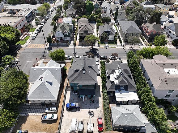 4th image of 2107 Oak St