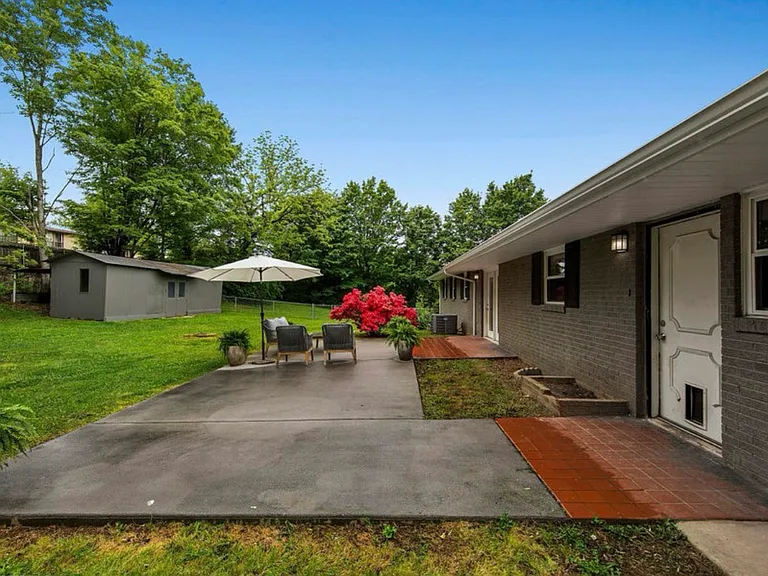 4908 Lonas Dr — Photo 6