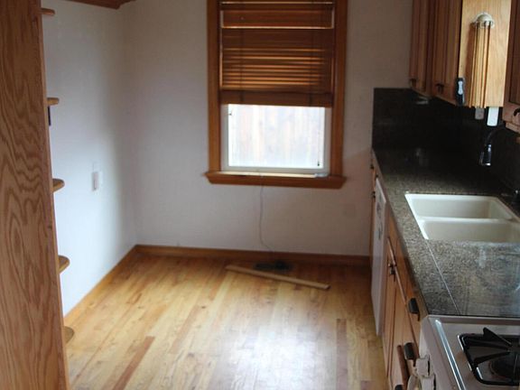 5th image of 4634 Crosby Ave