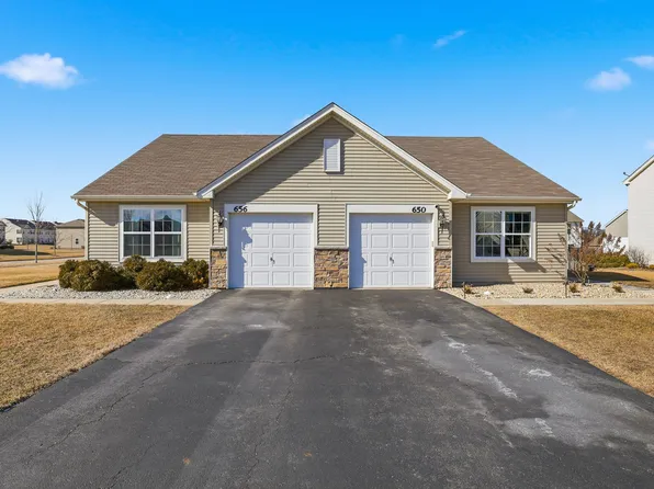 656 Vine St, Hampshire, IL 60140