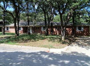 2109 Yosemite Ct, Fort Worth, TX 76112