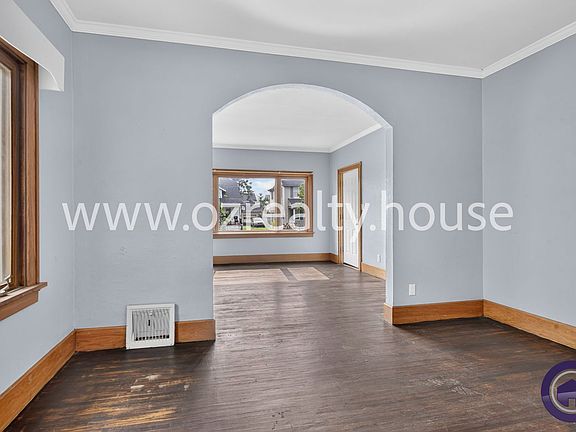 5th image of 920 Wright Ave