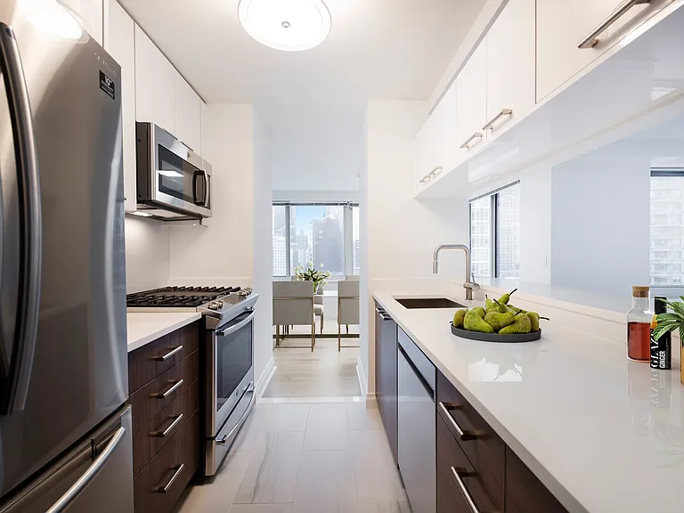 240 E 86th St #21I — Photo 10
