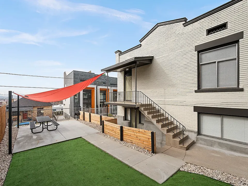 277 N Center Street