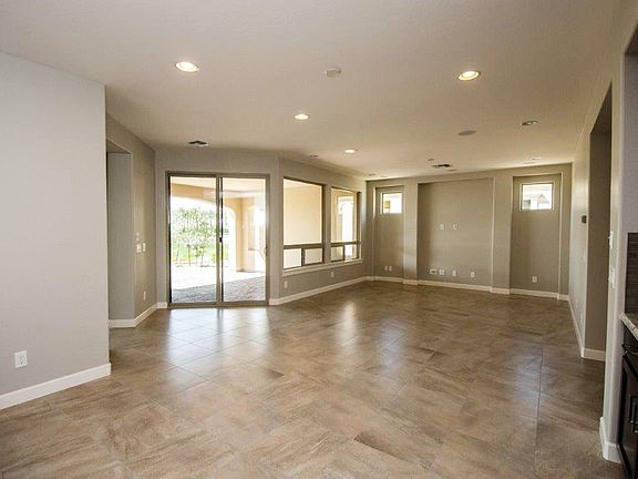 5th image of 741 E La Palta St