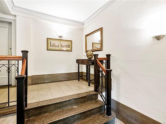 2nd image of 622 Pelhamdale Ave APT 38