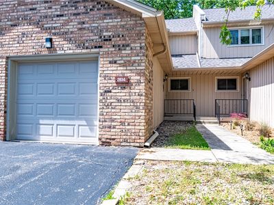 2634 S Forrest Green Dr, Decatur, IL, 62521