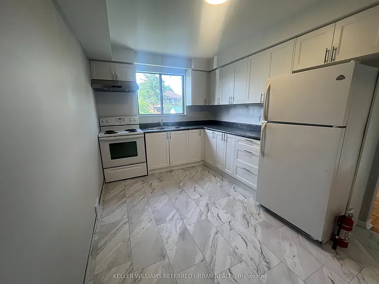 222 Mortimer Ave #MAIN — Photo 5