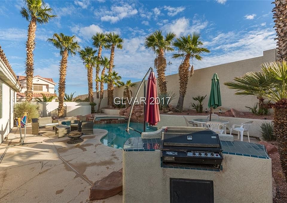 2nd image of 3 Desert Dawn Ln