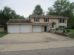 114 Greenly St, Holland, MI 49424