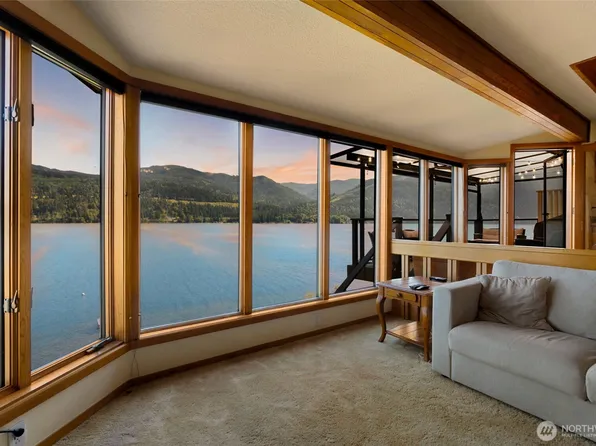 18 Far Summit Place, Bellingham, WA 98229