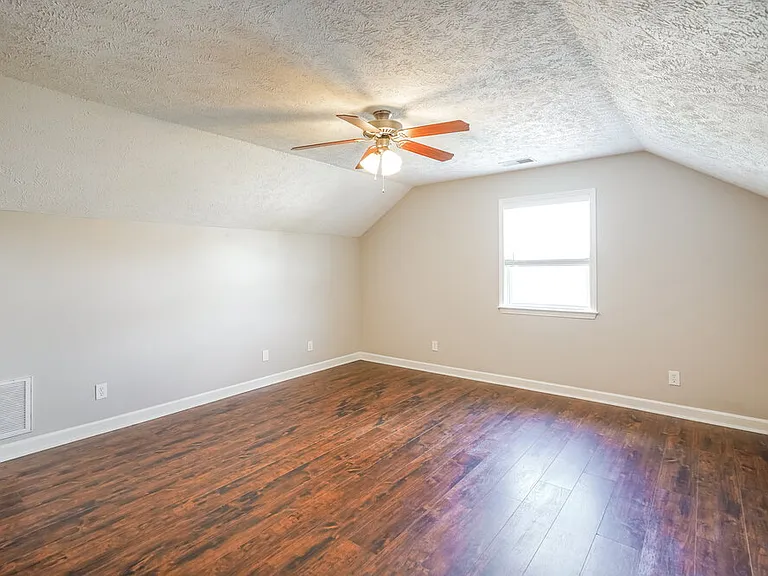 1632 Beaconcrest Cir — Photo 14