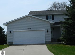 1022 Sweeney St, Mt Pleasant, MI 48858
