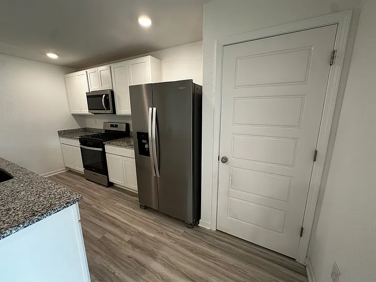 13515 Paris Cir — Photo 5