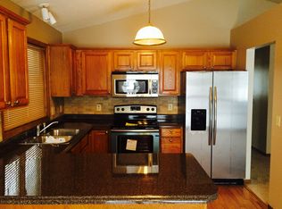 7374 51st Street N, Oakdale, MN 55128