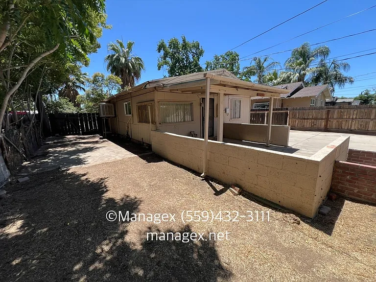 1129 E Brown Ave — Photo 14