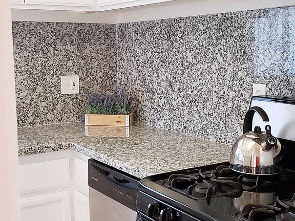3rd image of 400 Palm Dr Unit 22