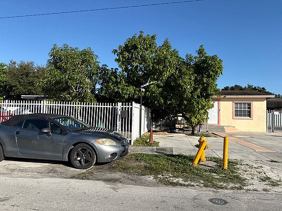 2nd image of 3599 NW 99th St