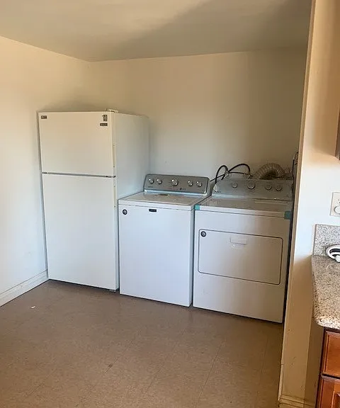 1012 W Trenton Way — Photo 2