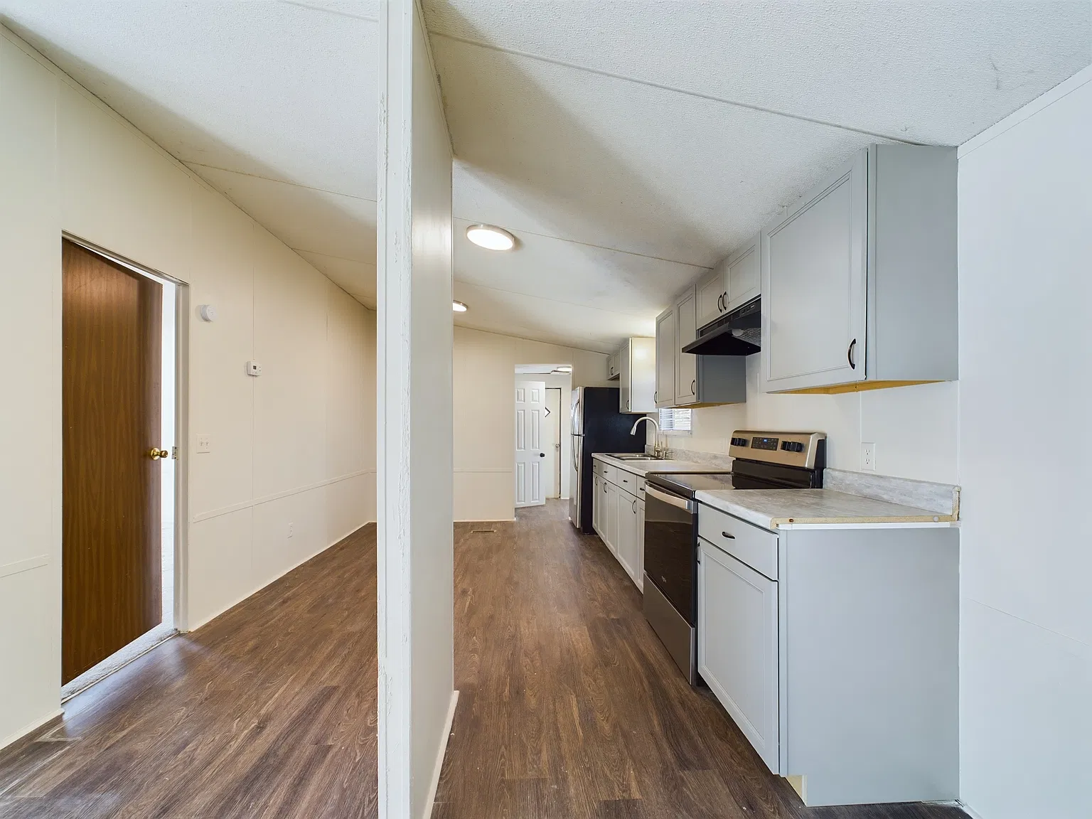 3 bed, 1800 sqft, $1,500 — Photo 3