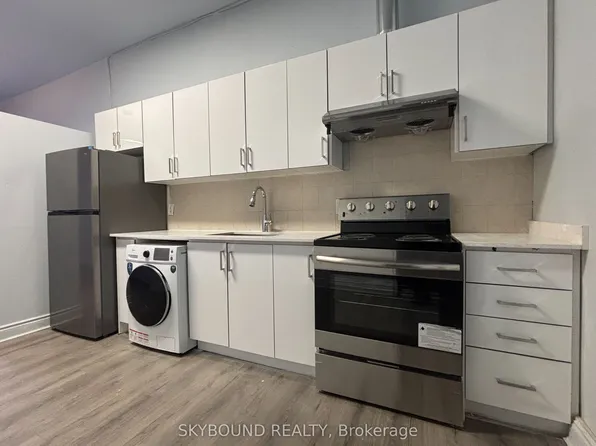 527 Queen St W #2A, Toronto, ON M5V 2B4