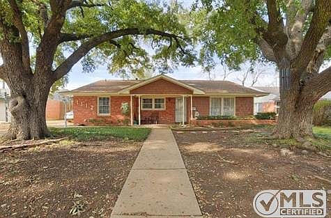 5th image of 1112 Waggoner Dr