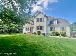 2113 Bushkill Cir, Bushkill, PA 18324