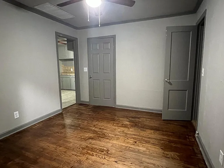 904 N Marshall Dr — Photo 6