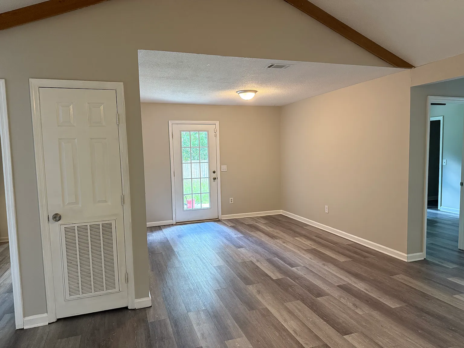3 bed, 1492 sqft, $1,850 — Photo 3